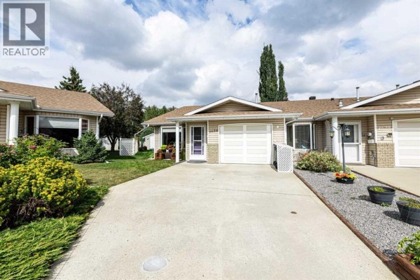 4634 42 Street Crescent, Red Deer, AB, photo 2