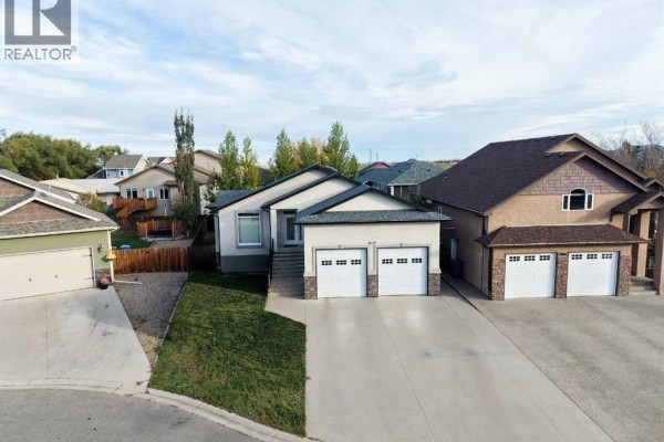 4pc Bathroom - 4635 62a Avenue, Taber, AB T1G1E5 Photo 2