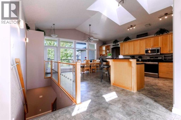 Dining room - 4635 62a Avenue, Taber, AB T1G1E5 Photo 5