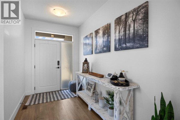 Kitchen - 464 Edinburgh Boulevard, Kamloops, BC V1S0E6 Photo 3
