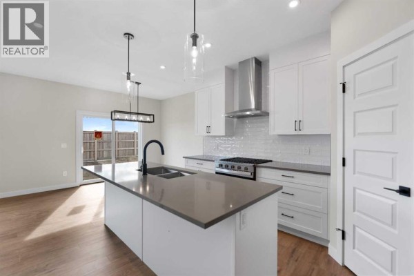 4pc Bathroom - 464 Lewisburg Place Ne, Calgary, AB T3P2N4 Photo 4