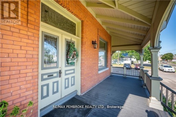 464 Pembroke Street W, Pembroke, ON, photo 3