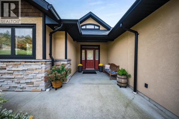 Wine Cellar - 464 Whitman Way, Warfield, BC V1R4T9 Photo 3