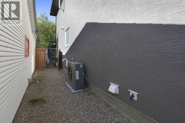 Foyer - 4641 81 Street Nw, Calgary, AB T3B2P5 Photo 3