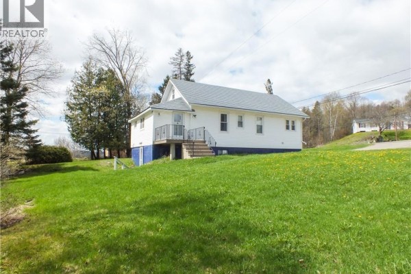 Family room - 4641 Juniper Road, Florenceville Bristol, NB E7L2J8 Photo 5