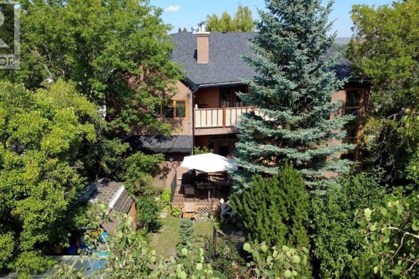 Foyer - 4643 29 Avenue Nw, Calgary, AB T3B0J1 Photo 5