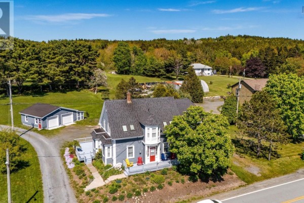 Dining nook - 4648 332 Highway, East Lahave, NS B4V0V7 Photo 2