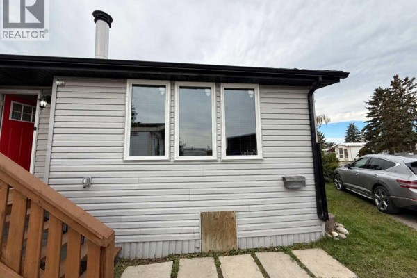 Bedroom - 465, 3223 83 Street Nw, Calgary, AB T3B5P3 Photo 4