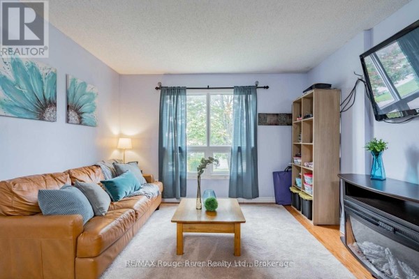 Living room - 465 Burnham Manor Court, Cobourg, ON K9A5B9 Photo 3