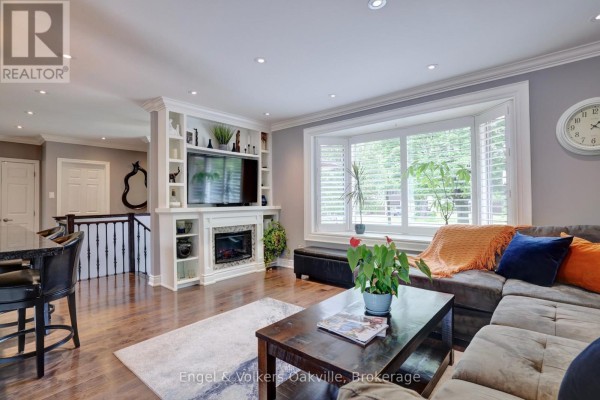 Bedroom 2 - 465 Fourth Line, Oakville, ON L6L5A6 Photo 5