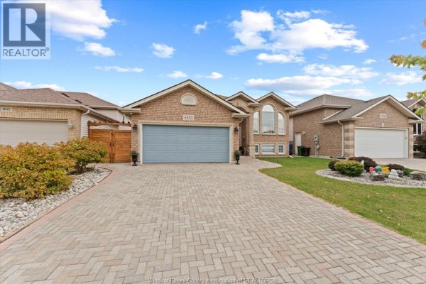 4pc Bathroom - 4650 Unicorn Avenue, Windsor, ON N9G3E3 Photo 2