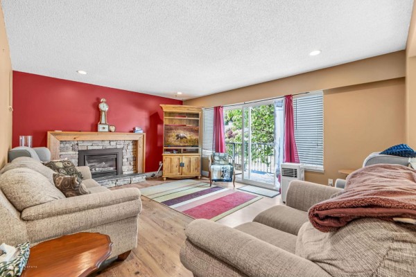 4652 203 Street, Langley, BC V3A5J5 Photo 5