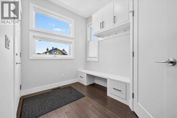 Foyer - 4656 82 Street Nw, Calgary, AB T3B2P7 Photo 4