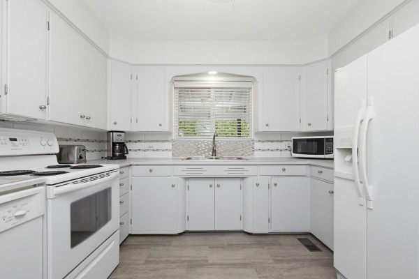 Laundry room - 46566 Brice Road, Fairfield Island, Chilliwack, BC V2P3V5 Photo 5