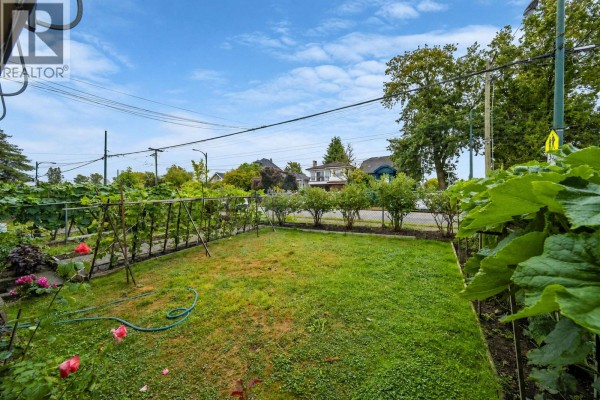4657 Slocan Street, Vancouver, BC V5R1Z8 Photo 4