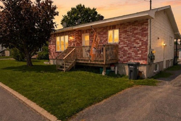466-468 Catherine Street, Hawkesbury, ON K6A1Z9 Photo 2