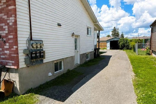 466-468 Catherine Street, Hawkesbury, ON K6A1Z9 Photo 4