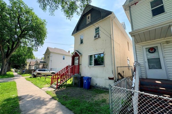 Eat in kitchen - 466 Alfred Avenue, Winnipeg, MB R2W1Y1 Photo 3