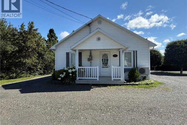 Bonus Room - 466 Main Street, Grand Sault/grand Falls, NB E3Z2W3 Photo 2