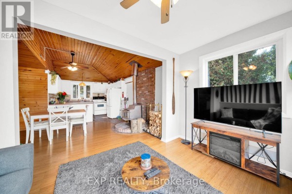 Family room - 4664 Northwoods Drive, Ottawa, ON K0A3M0 Photo 5