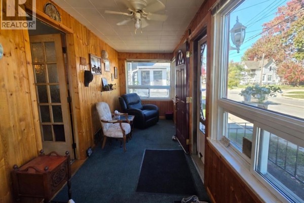 Family room - 467 Confederation Street, Sarnia, ON N7T2B5 Photo 4