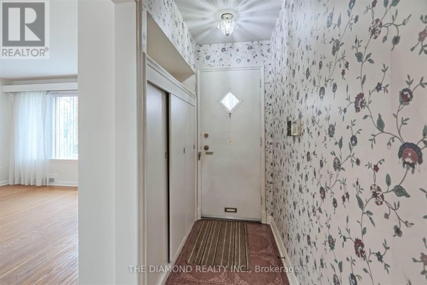 Kitchen - 4670 Dundas Street W, Toronto, ON M9A1A6 Photo 3