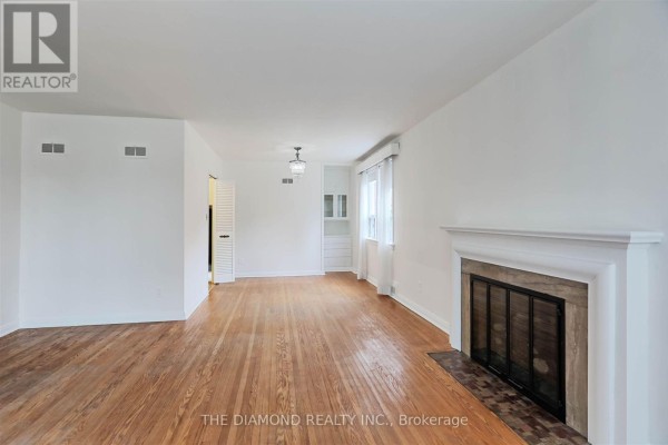 Primary Bedroom - 4670 Dundas Street W, Toronto, ON M9A1A6 Photo 5