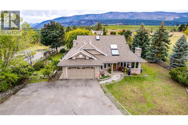Kitchen - 4671 Grandview Flats Road S, Spallumcheen, BC V4Y0P6 Photo 2
