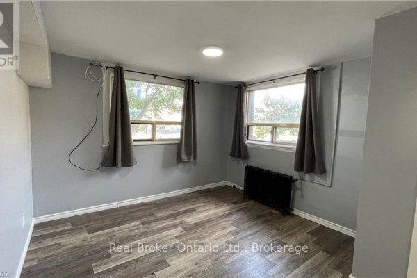 468-476 Main Street E, Hamilton, ON, photo 3