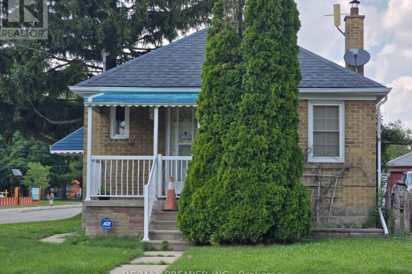 468 Glen Park Avenue, Toronto, ON M6B2E7 Photo 2
