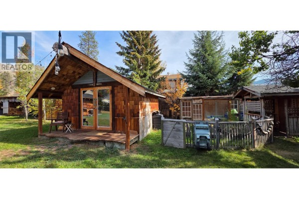 Bedroom - 468 Sixth Avenue, Midway, BC V0H1M0 Photo 2