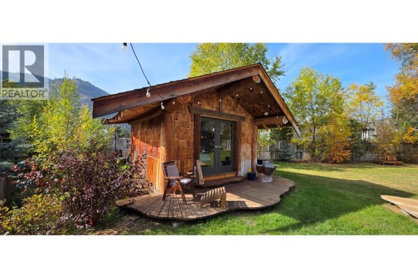 Partial bathroom - 468 Sixth Avenue, Midway, BC V0H1M0 Photo 3