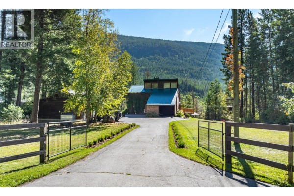 Kitchen - 4681 Goat River  N Road, Arrow Creek, BC V0B1G9 Photo 2