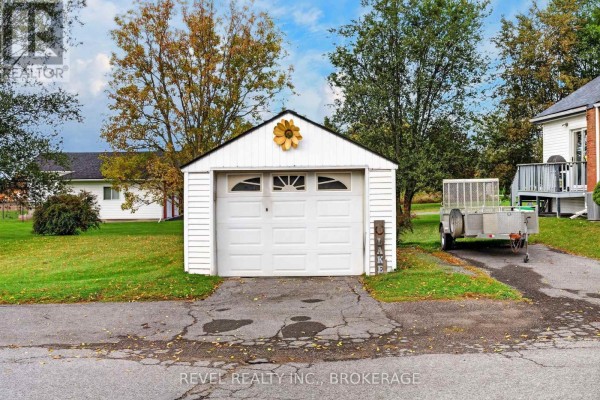 Kitchen - 4682 Latimer Road, Frontenac, ON K0H1X0 Photo 5