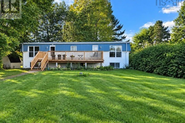 Living room - 469 311 Highway, North River, NS B6L6M1 Photo 2