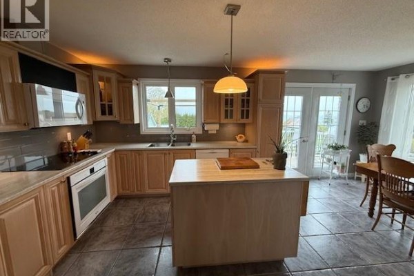 Bath (# pieces 1-6) - 469 Chaleur Street, Charlo, NB E8E2C1 Photo 4