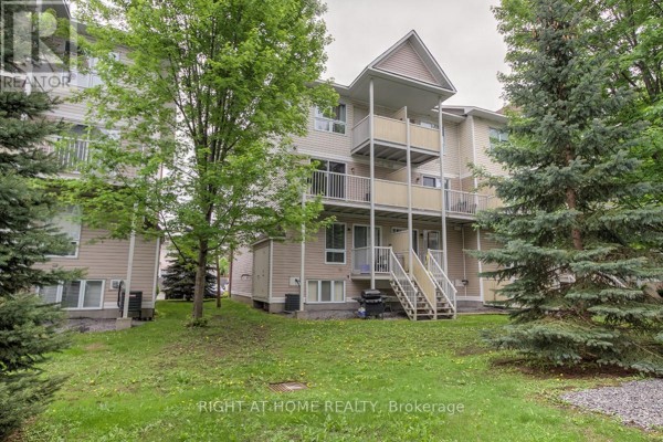Living room - 47 - 128 Bonfield Private, Ottawa, ON K4A5E2 Photo 2