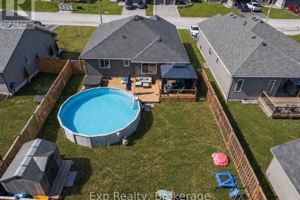 Living room - 47 Birchmount Street, Quinte West, ON K8V0C6 Photo 2