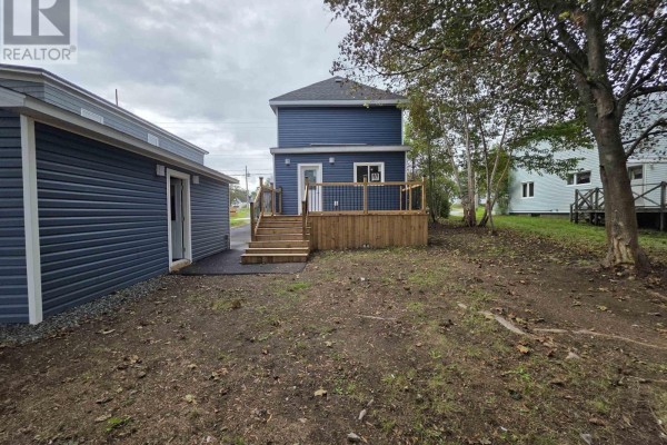 2pc Bathroom - 47 Blowers Street, North Sydney, NS B2A2Y6 Photo 3