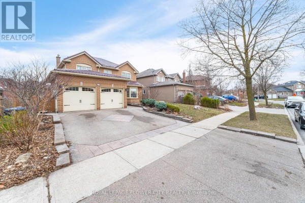 47 Burgby Avenue, Brampton, ON, photo 2