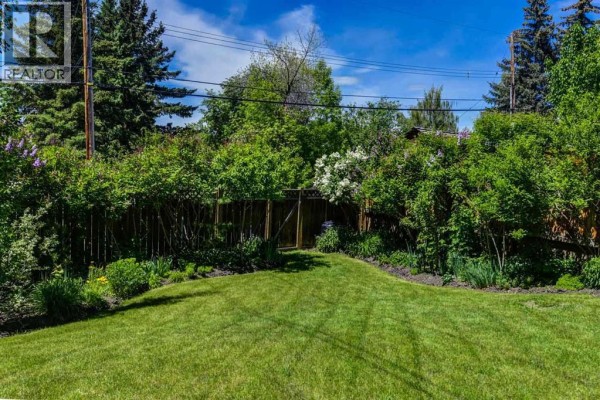 5pc Bathroom - 47 Cambridge Road Nw, Calgary, AB T2K1R1 Photo 3