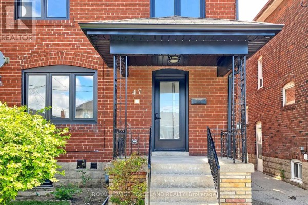 Dining room - 47 Chamberlain Avenue, Toronto, ON M6E4J9 Photo 2