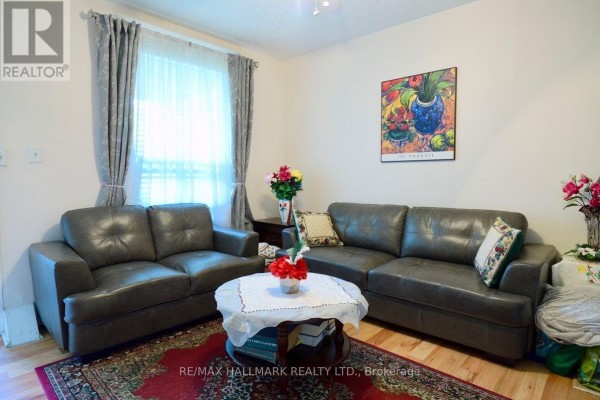 47 Dentonia Park Avenue, Toronto, ON, photo 2