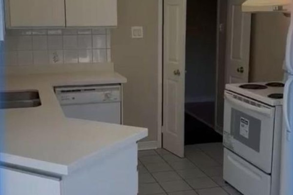 Primary Bedroom - 47 Duxbury Drive, Toronto, ON M1V5H2 Photo 5