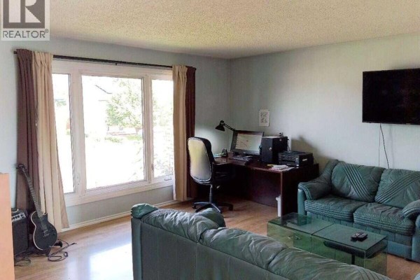 Bedroom - 47 East Glen Street Se, Medicine Hat, AB T1B2Z8 Photo 5