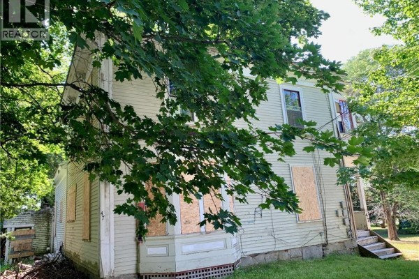47 Elm Street, St  Stephen, NB E3L2L1 Photo 4