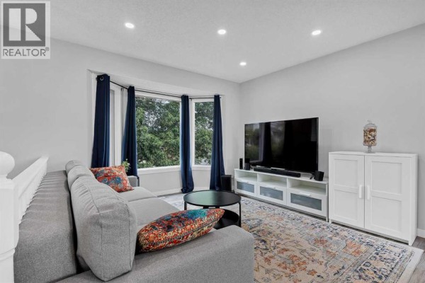 Living room - 47 Macewan Meadow Link Nw, Calgary, AB T3K3H4 Photo 4