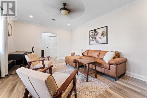 Living room - 47 Marshall Avenue, Welland, ON L3C2N1 Photo 5
