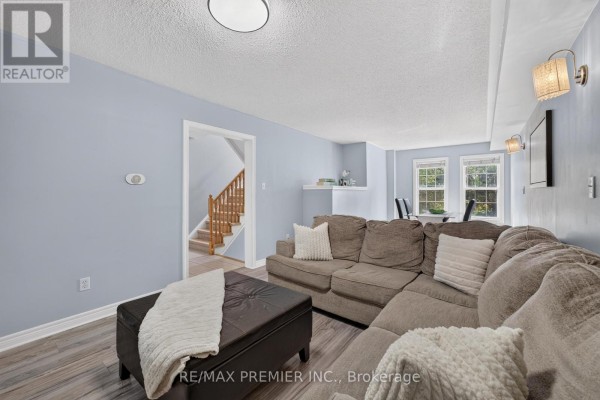 Dining room - 47 Milloy Place, Aurora, ON L4G7L2 Photo 4