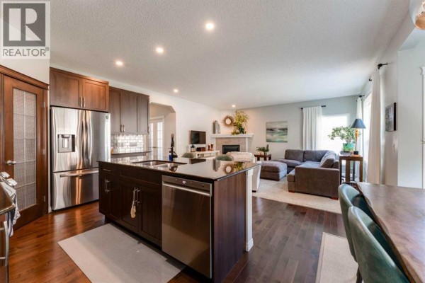 Living room - 47 Panatella Bay Nw, Calgary, AB T3K0T2 Photo 4